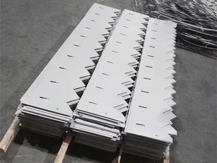 不锈钢齿形溢流堰板